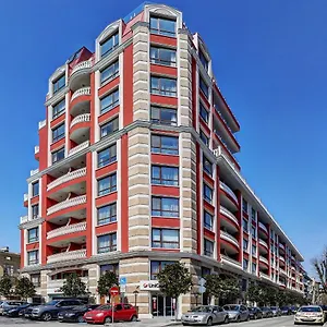 https://luxury-center-apartments.goldensandshotels.net